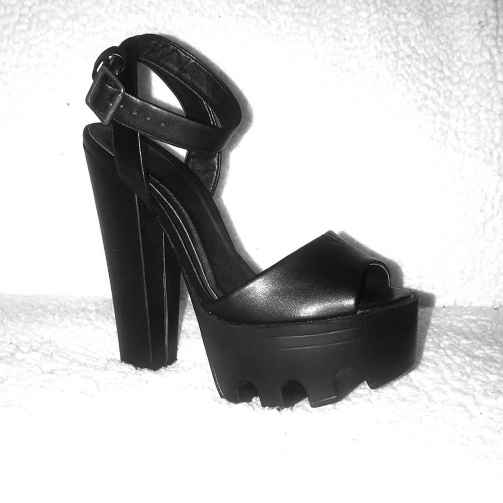 Black Wild Diva Lounge lug sole platforms